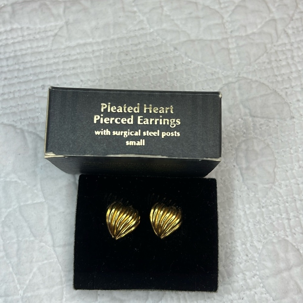 Vintage Avon pleated heart pierced earrings